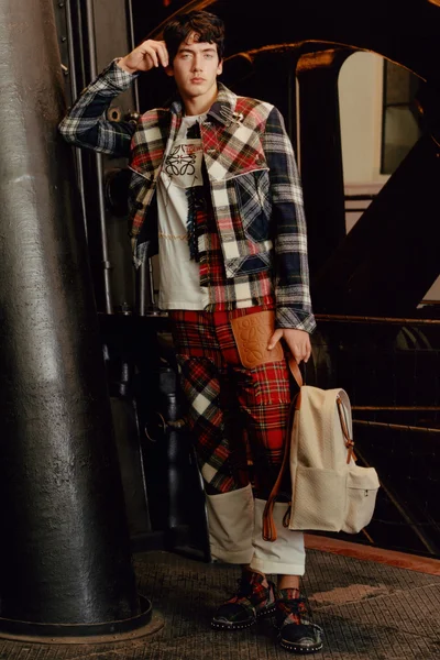Look 15